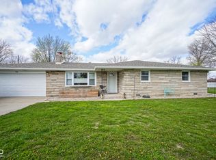 712 Valley Dr, Anderson, IN 46011