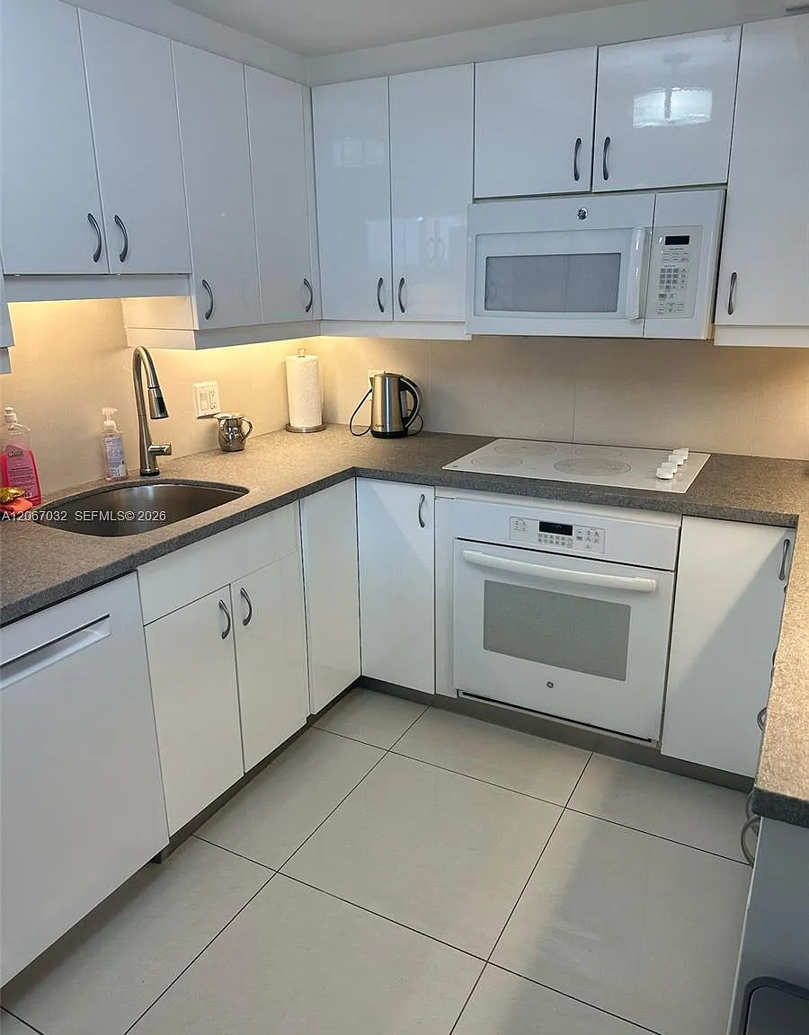 Waterview Condo — Photo 4