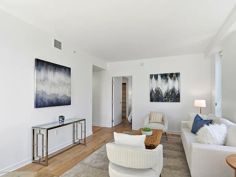 1688 Pine St #1008 — Photo 11