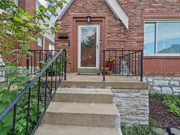 2nd image of 5458 Tholozan Ave
