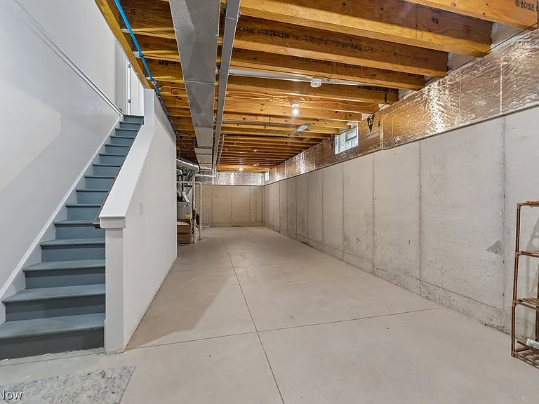 12027 Wade Park Ave — Photo 23