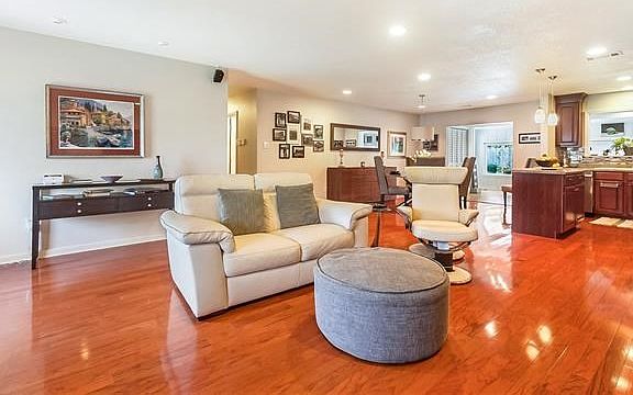 5th image of 2213 Northbrook Dr
