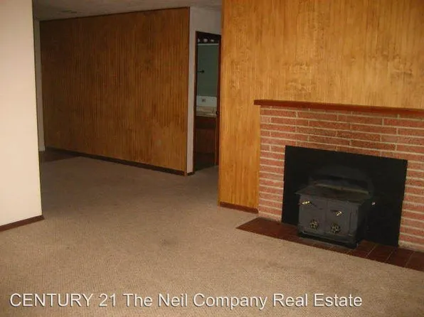 1121 Charter Oaks Dr, Roseburg, OR 97471