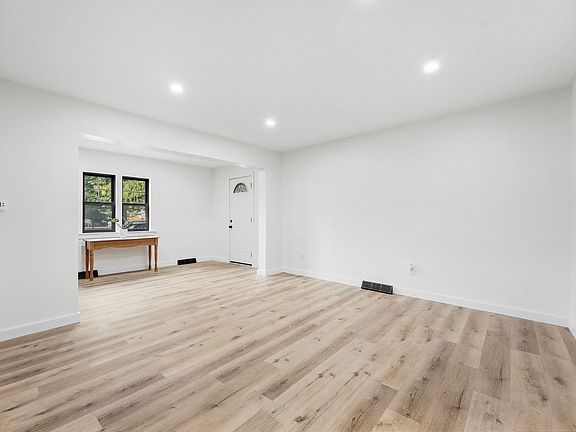 5th image of 127 S 9th St