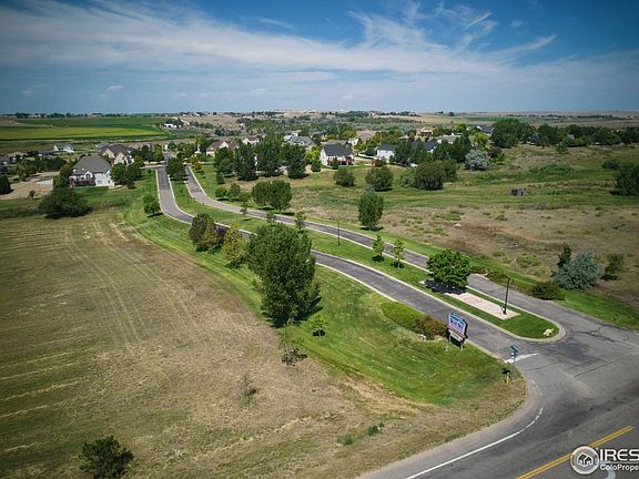 2nd image of 19 Lakeview Cir