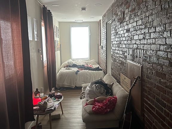 3rd image of 16 Copenger St