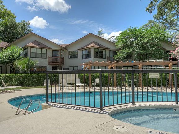 5th image of 110 Harbour Oaks Dr