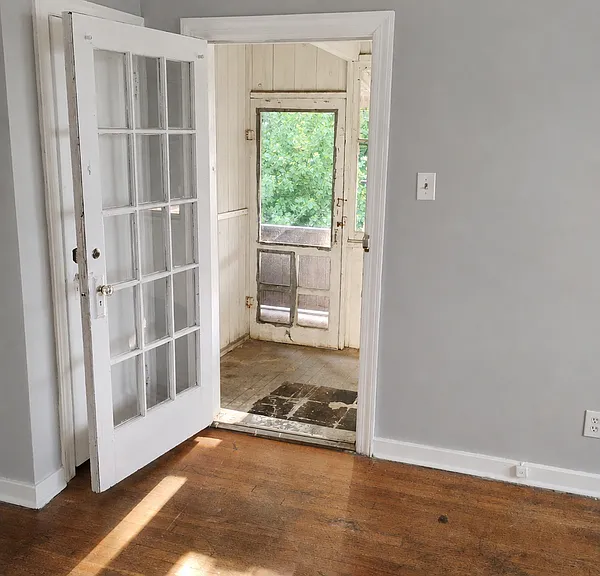 37 W Parkwood St #6 — Photo 12
