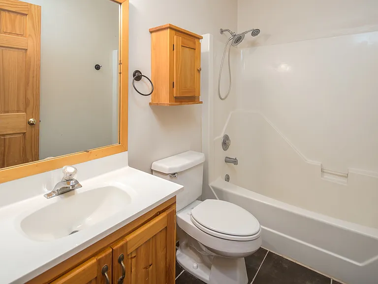 556 Timberlane Dr — Photo 4