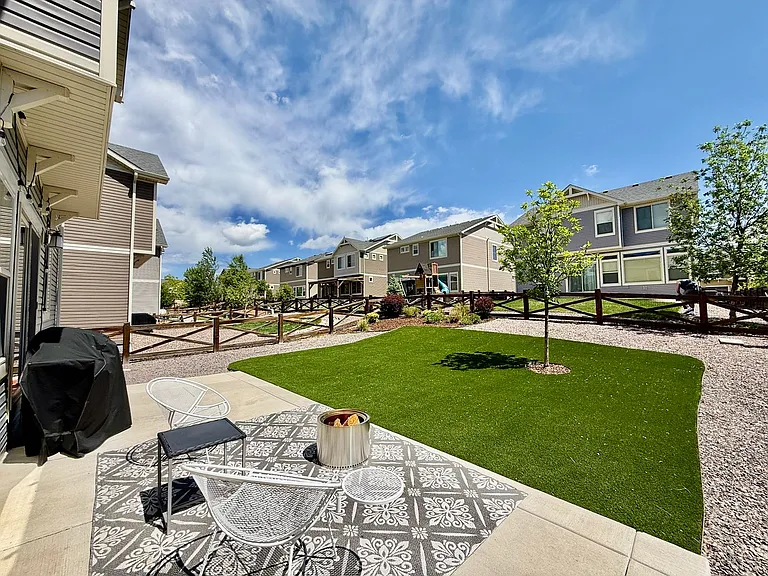 6828 Mineral Belt Dr — Photo 25