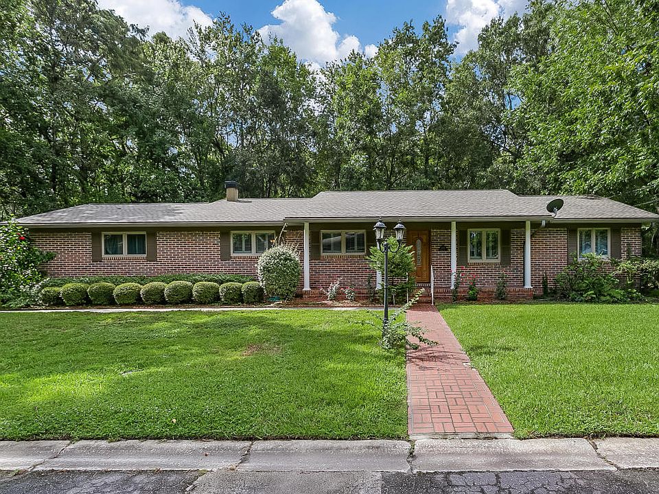 1st image of 608 Claire Ln