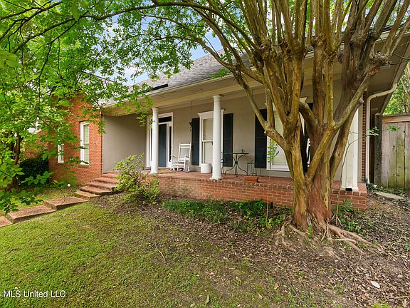 2nd image of 13 Village Green Ct