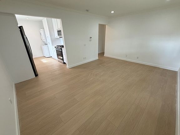 2nd image of 504 N Elena Ave APT A