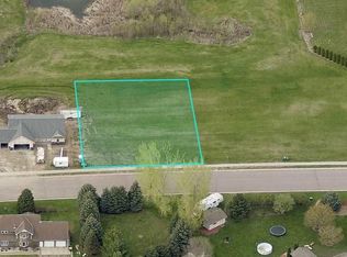 205 Cedar Trail Dr, Le Sueur, MN 56058