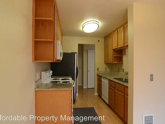 3rd image of 677 Dartmore Ln APT 246