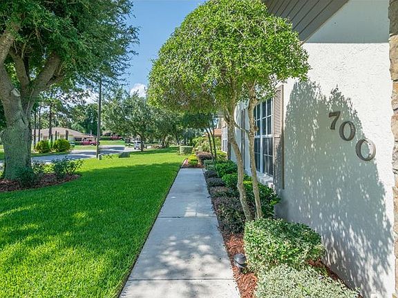 4th image of 700 Lake Eloise Pl