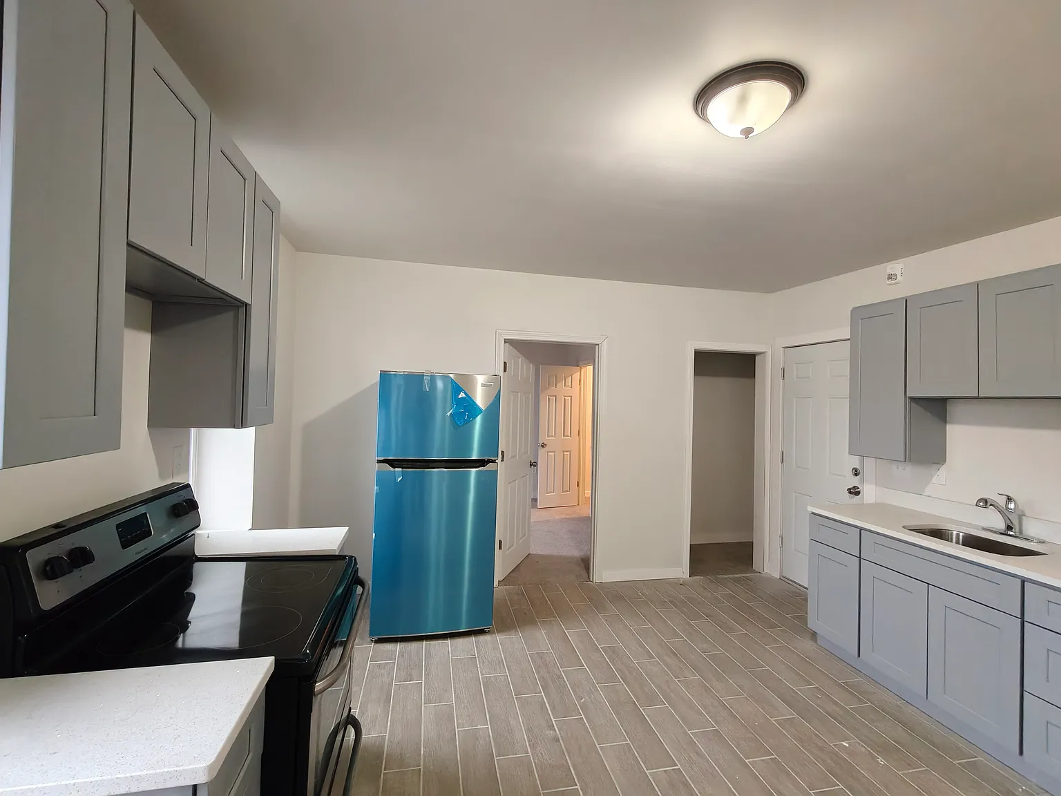 2 bed, 900 sqft, $1,500 — Photo 2