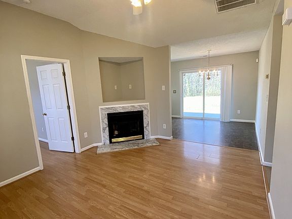 4th image of 1943 Dietrich Ln