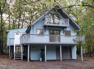 1169 Country Place Dr, Tobyhanna, PA