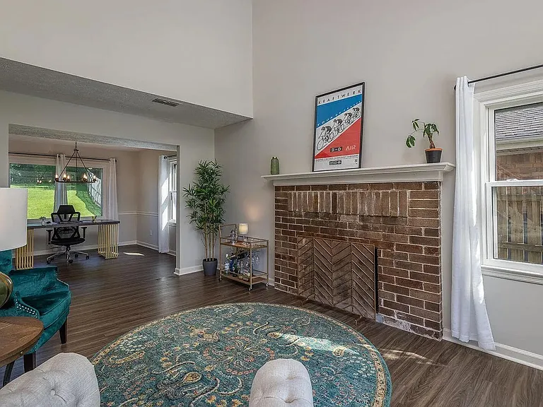 333 Squires Rd — Photo 13