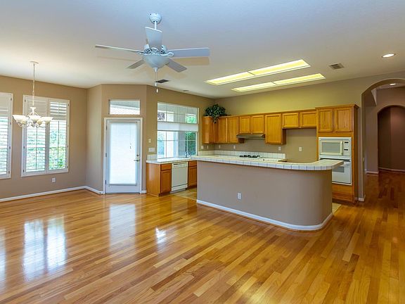 2nd image of 5064 Frontier Ln