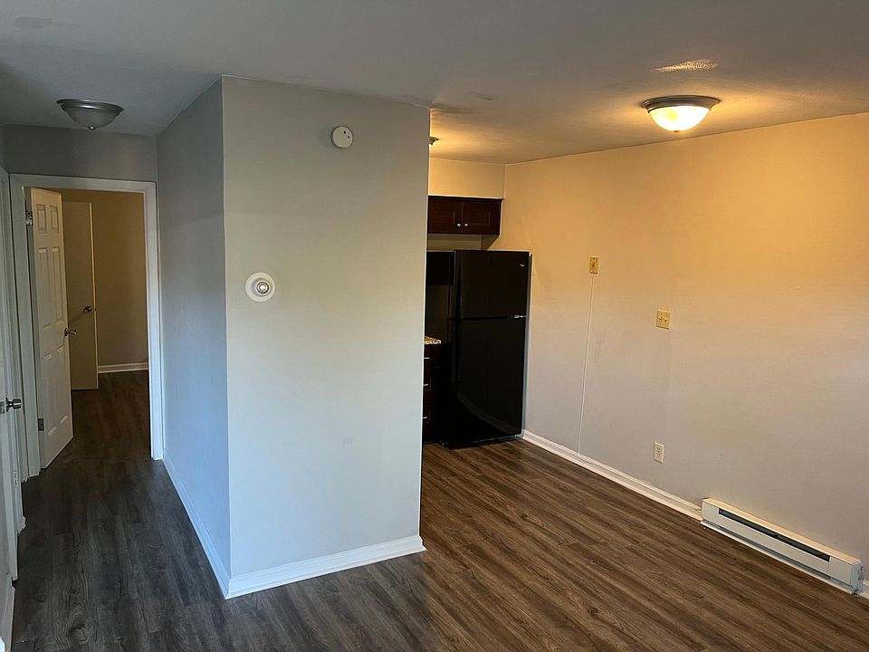 2nd image of 1017 Hillside Ave #J