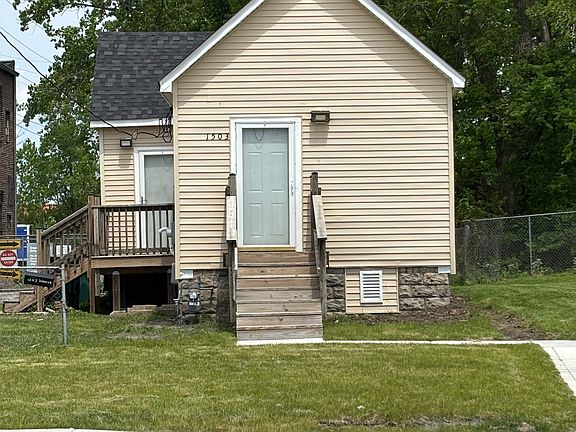 3rd image of 1503 Summer St