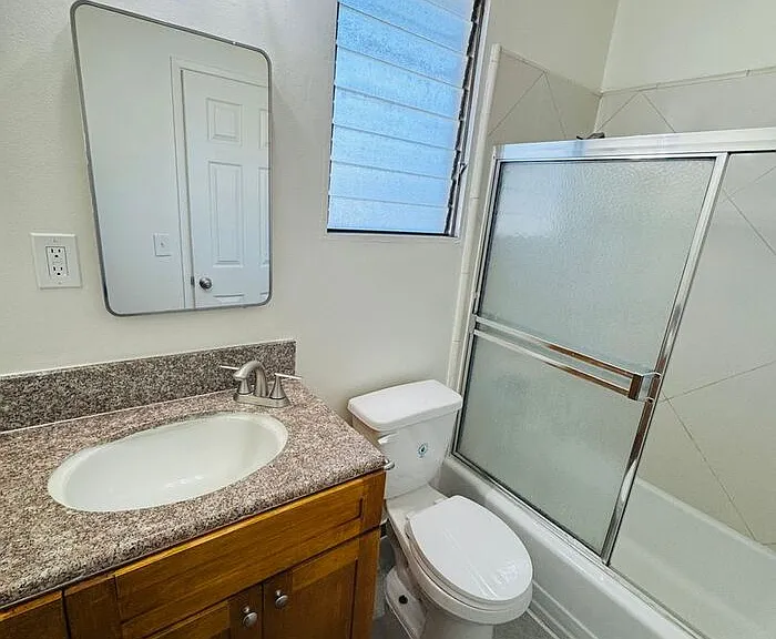 19419 Victory Blvd #9 — Photo 3