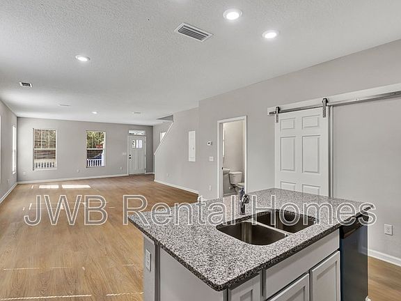 5th image of 1311 Odessa St
