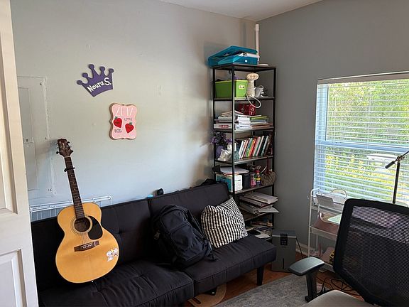 5th image of 422 Prince St
