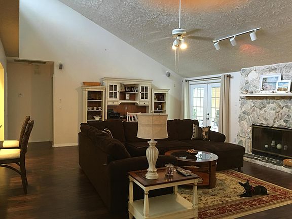 3rd image of 2417 SW Hinchman Street