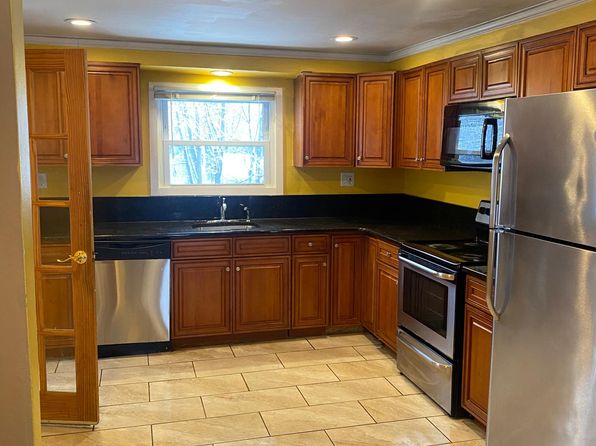 253 Lexington St #1
