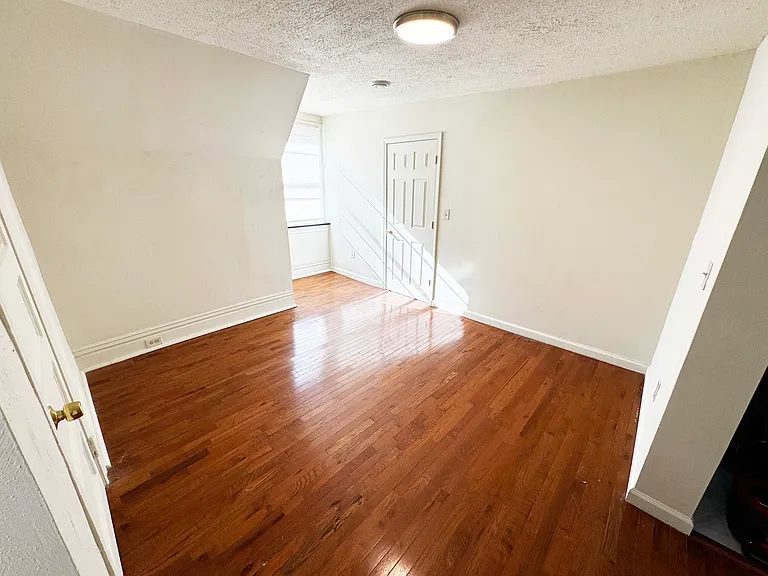 5501 Black St #3 — Photo 11