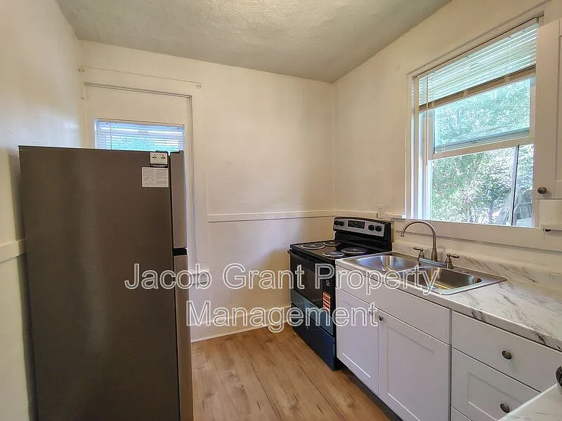1 bed, 1.0 bath, 400 sqft, $675 — Photo 4