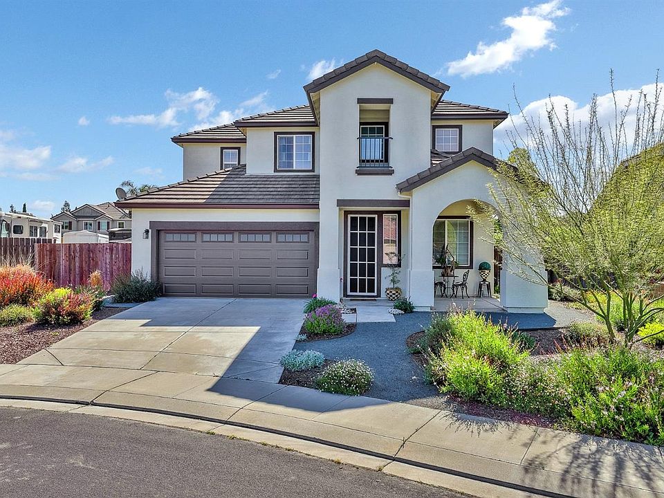 2nd image of 1474 Niagara Pl