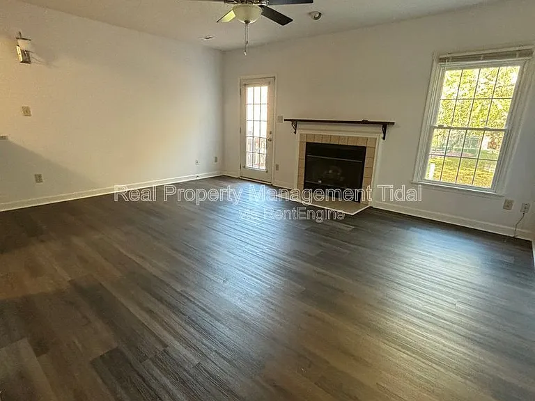 610 Guy Ln — Photo 8