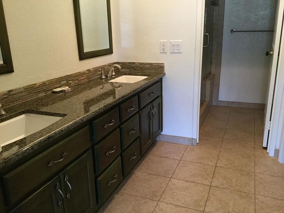 Double vanity in master bath
