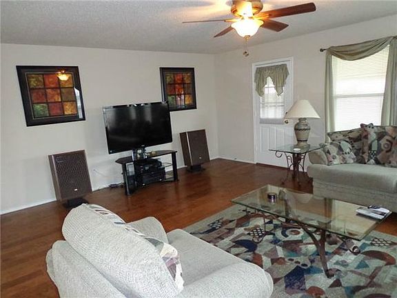 3rd image of 2059 Pinenut Dr