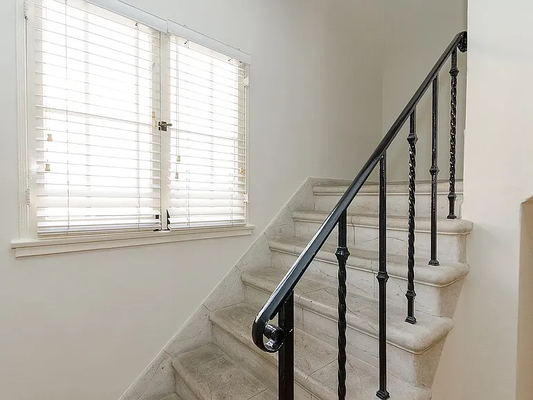 313 S Cochran Ave #313 — Photo 5