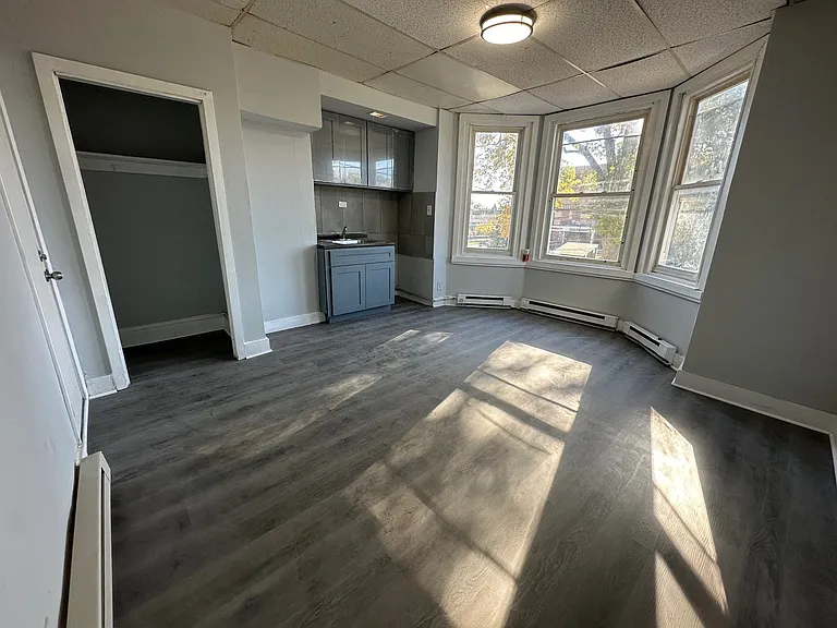 1521 Wakeling St #2F — Photo 3
