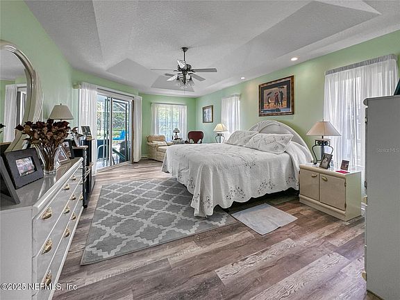 5th image of 143 BARRINGTON Drive