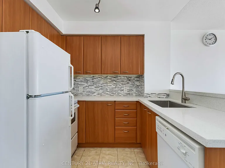 38 Lee Centre Dr #2910 — Photo 26