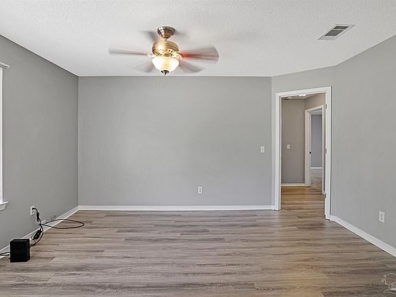 5th image of 5662 Chanterelle Cir