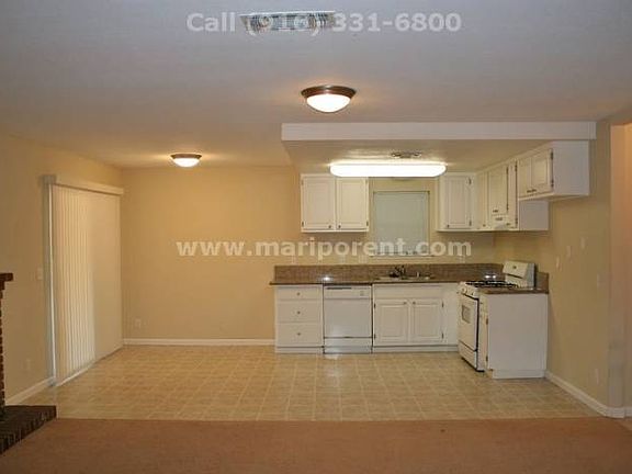 Kitchen & Dining Area
