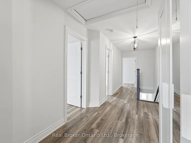 167 Rosslyn Ave N #UPPER — Photo 21