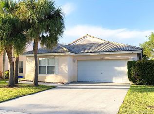 20811 NW 18th St, Pembroke Pines, FL 33029
