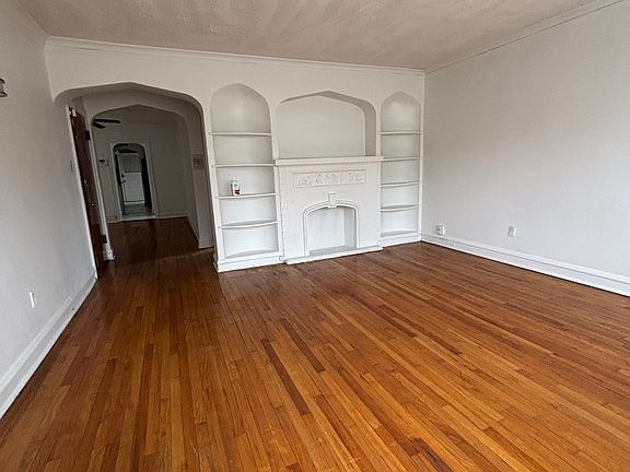 5th image of 8929 S Blackstone Ave APT 2