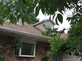 319 Pinecrest Dr, Germantown Hills, IL