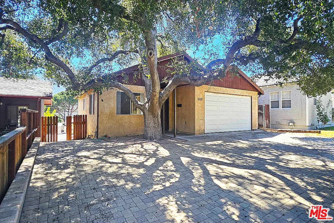 2 bed, 1.5 bath, 1117 sqft, $4,000 — Photo 2