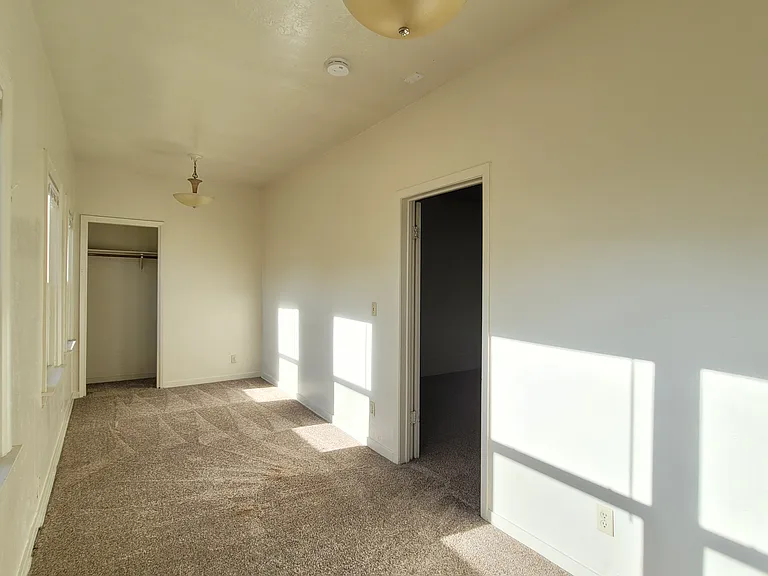 1501 W 3rd St #1 — Photo 24
